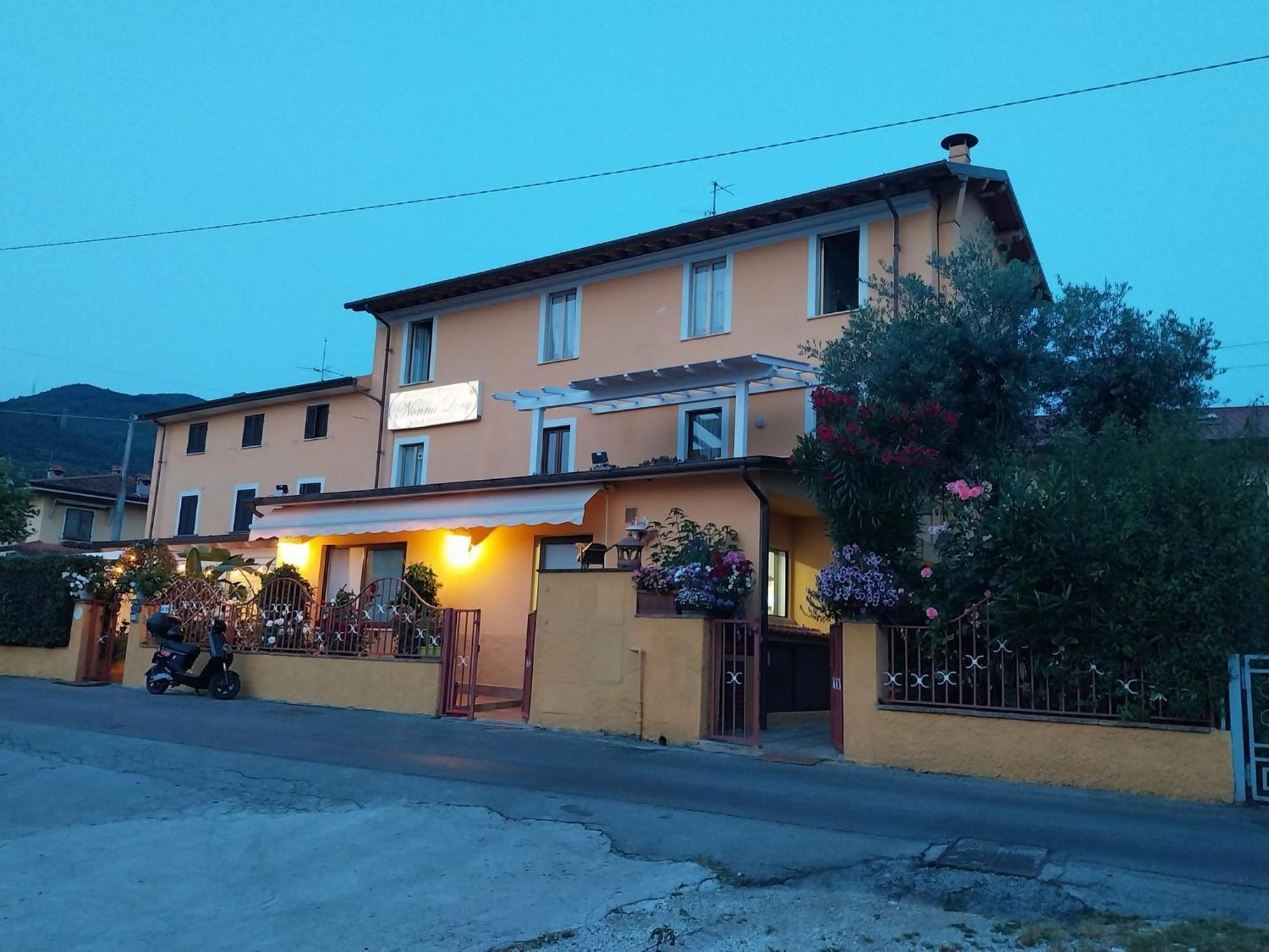 Nonna Lory Bed & Breakfast Pietrasanta Exterior foto